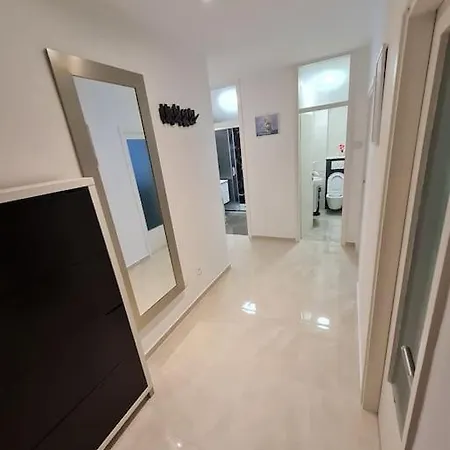 Mira Zadar-spacious 3-bedroom Near & Old Town