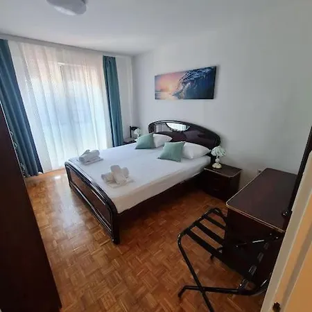 Mira Zadar-spacious 3-bedroom Near & Old Town Lägenhet