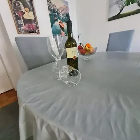 Mira Zadar-spacious 3-bedroom Near & Old Town