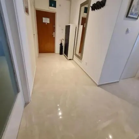 Mira Zadar-spacious 3-bedroom Near & Old Town Lägenhet