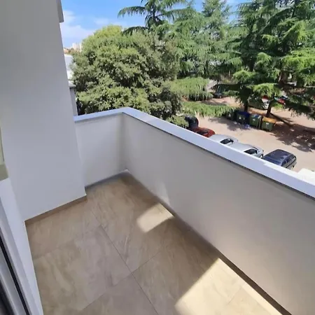 Lägenhet Mira Zadar-spacious 3-bedroom Near & Old Town Zadar